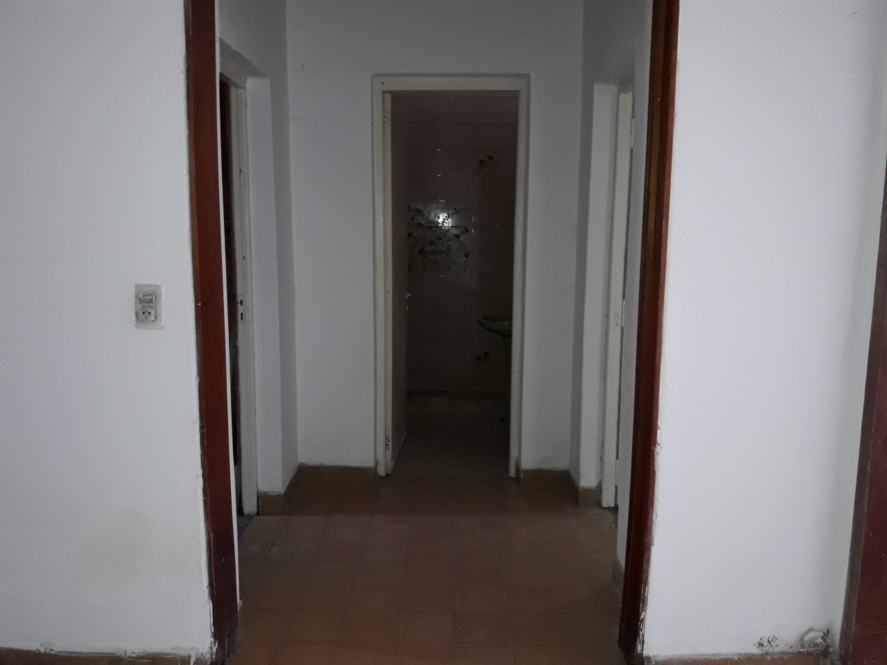 VENTA - CASA AL FRENTE DOS DORMITORIOS