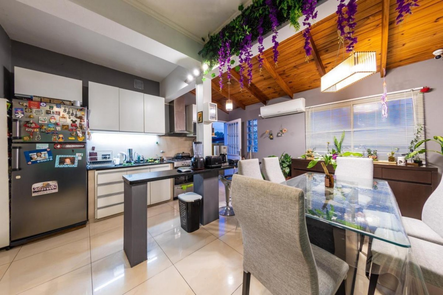 VENTA - CASA PLANTA ALTA TRES DORMITORIOS