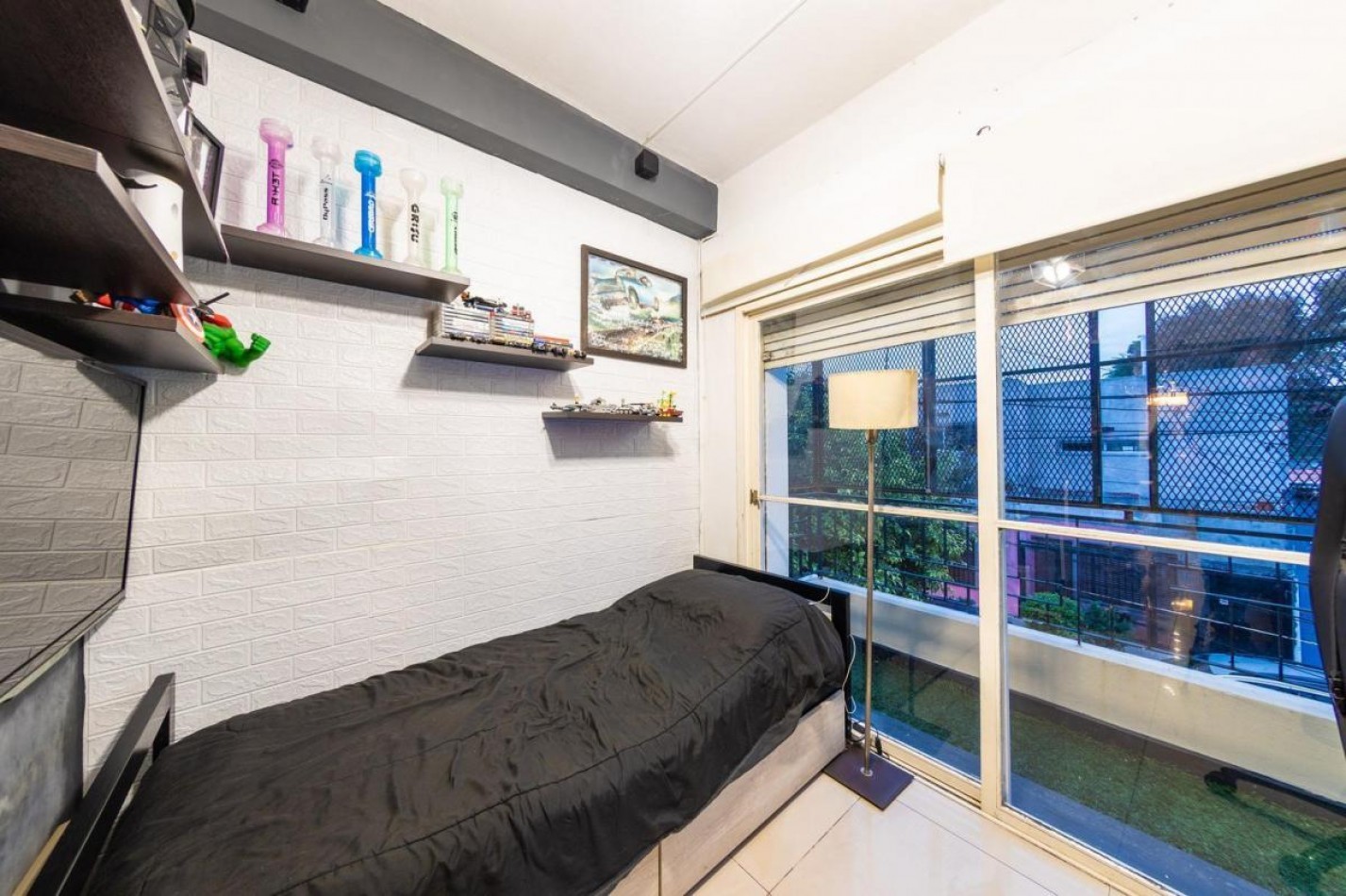 VENTA - CASA PLANTA ALTA TRES DORMITORIOS
