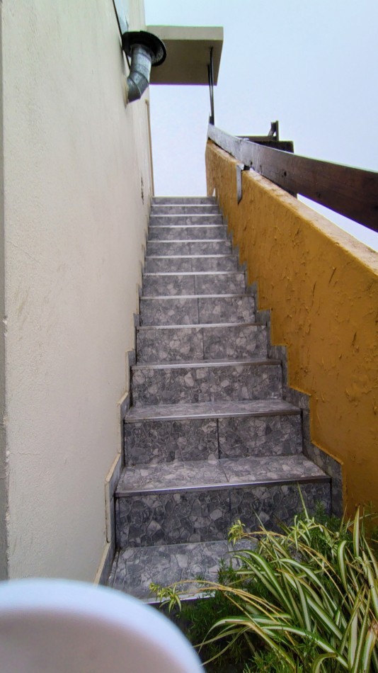 VENTA - CASA PLANTA ALTA TRES DORMITORIOS
