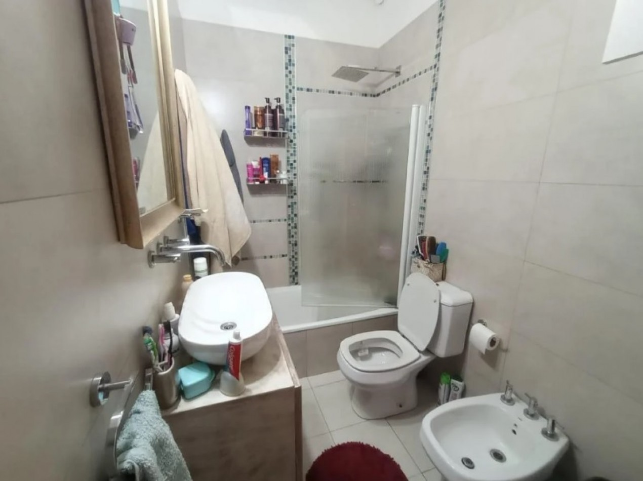 VENTA - CASA PLANTA ALTA TRES DORMITORIOS