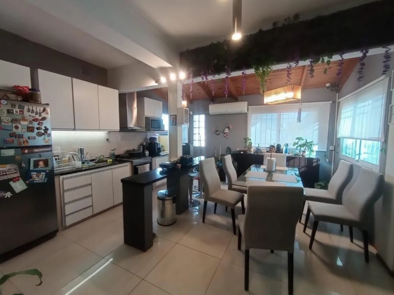VENTA - CASA PLANTA ALTA TRES DORMITORIOS