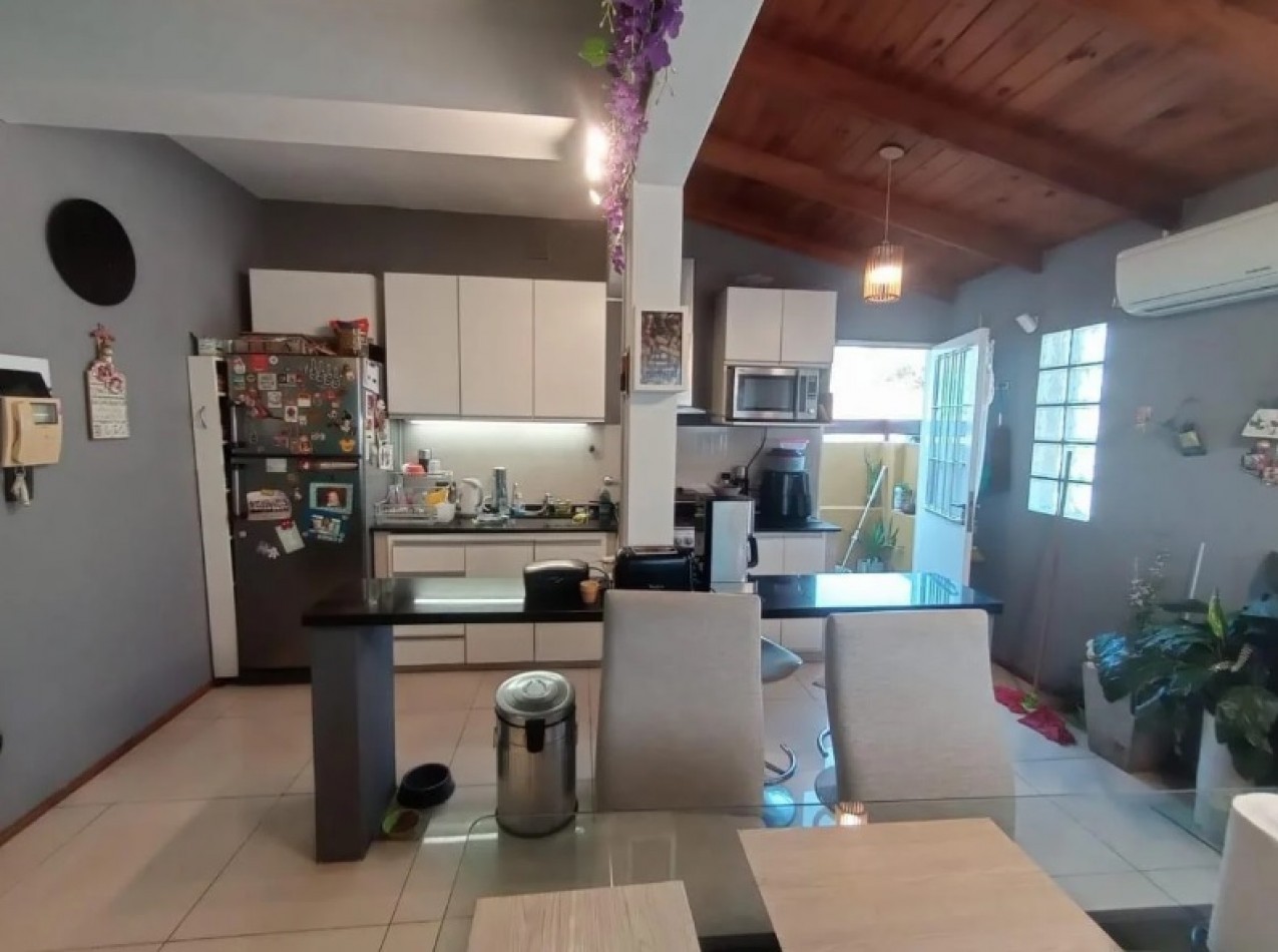 VENTA - CASA PLANTA ALTA TRES DORMITORIOS
